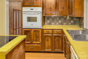 801 S Gordon Ave, Adel, GA 31620 - Photo 10