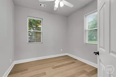 828 W 48th Street, Savannah, GA 31405 - Photo 8