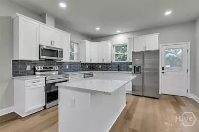 828 W 48th Street, Savannah, GA 31405 - Photo 10