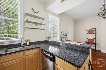 122 W 31st Street, Savannah, GA 31401 - Photo 16
