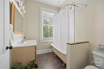 122 W 31st Street, Savannah, GA 31401 - Photo 32