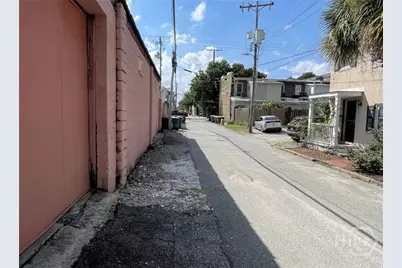 505 E Perry Lane, Savannah, GA 31401 - Photo 1