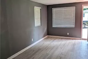 717 W 51st St, Savannah, GA 31405 - Photo 2