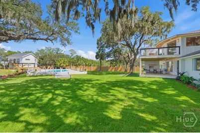 302 E Point Drive, Savannah, GA 31410 - Photo 12