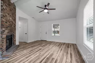 207 Garden Cir, Hinesville, GA 31313 - Photo 10
