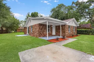 207 Garden Cir, Hinesville, GA 31313 - Photo 2