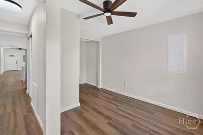 718 W 51st Street, Savannah, GA 31405 - Photo 8