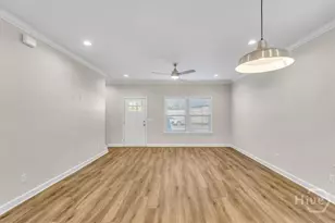 39 Travis St, Savannah, GA 31406 - Photo 2
