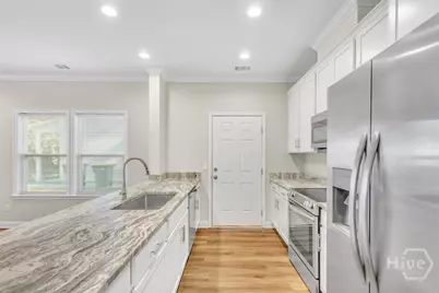 39 Travis Street, Savannah, GA 31406 - Photo 8
