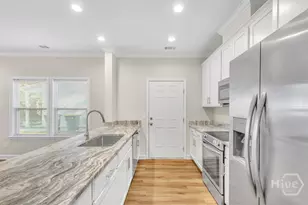 39 Travis St, Savannah, GA 31406 - Photo 8