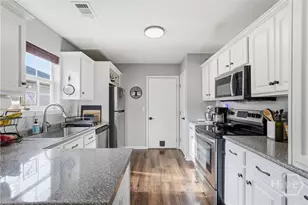 17 Chapel Dr, Savannah, GA 31406 - Photo 14