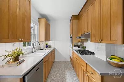 326 Price Street, Savannah, GA 31401 - Photo 22