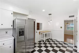 28 E 56th St, Savannah, GA 31405 - Photo 12