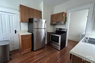 818 Drayton St, Savannah, GA 31401 - Photo 16