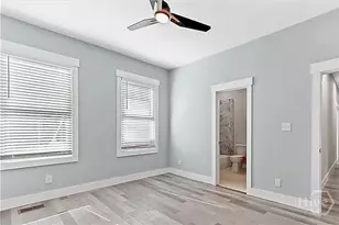 1105 E 38th St, Savannah, GA 31404 - Photo 14