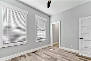 1105 E 38th St, Savannah, GA 31404 - Photo 14