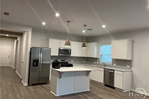 217 Crosstown Ave, Richmond Hill, GA 31324 - Photo 2