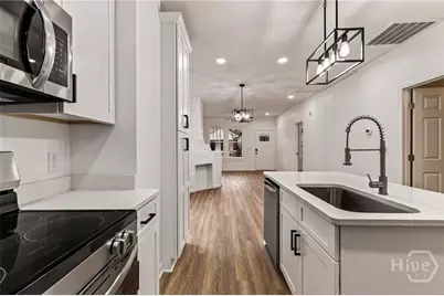 636 W 35th Street, Savannah, GA 31415 - Photo 16