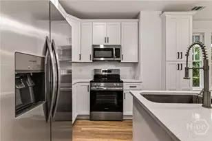 636 W 35th St, Savannah, GA 31415 - Photo 14