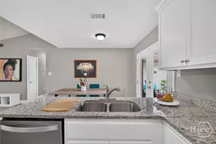 10 Marian Ct, Savannah, GA 31406 - Photo 16