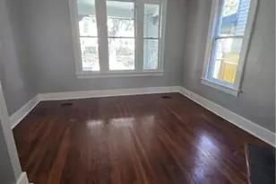 309 E 37th St, Savannah, GA 31401 - Photo 8