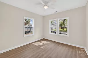 654 E 34th St, Savannah, GA 31401 - Photo 14