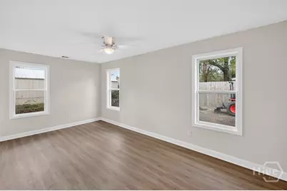 654 E 34th Street, Savannah, GA 31401 - Photo 22