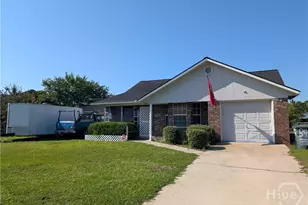 848 Lyndsi Ln, Hinesville, GA 31313 - Photo 2