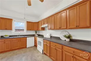 1902 Barnard St, Savannah, GA 31401 - Photo 14