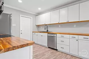 2222 E 58th St, Savannah, GA 31404 - Photo 8