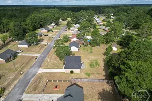 33 W Kenny Dr, Hinesville, GA 31313 - Photo 10