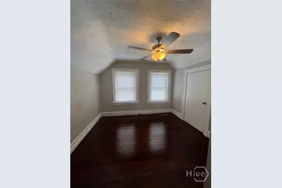 611 E 37th Street, Savannah, GA 31401 - Photo 2