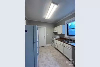 611 E 37th Street, Savannah, GA 31401 - Photo 4