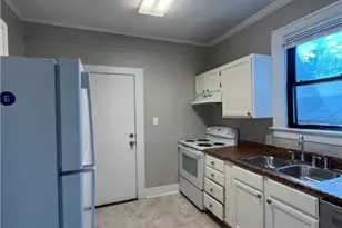 611 E 37th St, Savannah, GA 31401 - Photo 4
