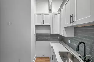 220 W Duffy St, Savannah, GA 31401 - Photo 6