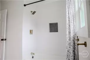 201 Lawton Ave, Savannah, GA 31404 - Photo 22