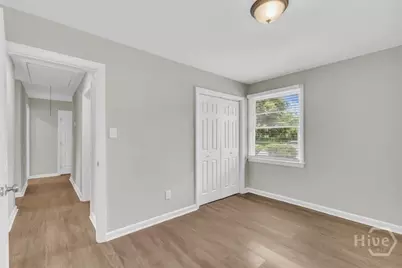 928 W 38th Street, Savannah, GA 31415 - Photo 8