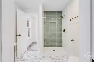 1008 E Waldburg St, Savannah, GA 31401 - Photo 10