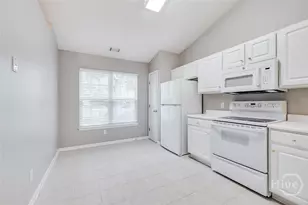 122 River Pointe Dr, Savannah, GA 31410 - Photo 2