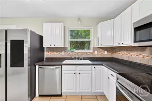 802 Walthour Rd, Savannah, GA 31410 - Photo 16