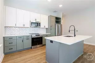 1150 E Perry Ln, Savannah, GA 31404 - Photo 40