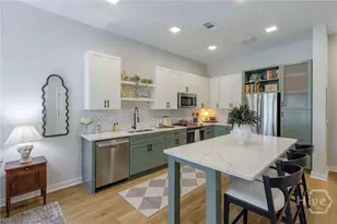 1150 E Perry Ln, Savannah, GA 31404 - Photo 16