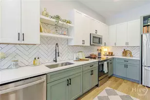 1150 E Perry Ln, Savannah, GA 31404 - Photo 18