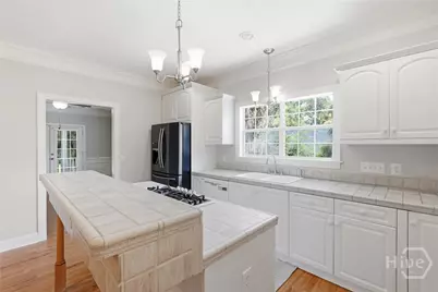 2411 Salcedo Avenue, Savannah, GA 31406 - Photo 10