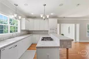 2411 Salcedo Ave, Savannah, GA 31406 - Photo 8
