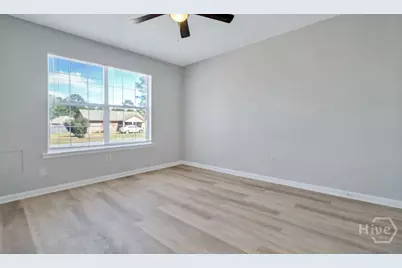 110 W Kenny Drive, Hinesville, GA 31313 - Photo 10