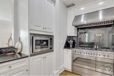 404 E McDonough Street, Savannah, GA 31401 - Photo 12