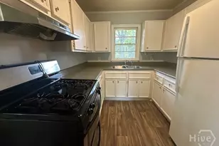 2374 Pinetree Rd, Savannah, GA 31404 - Photo 4