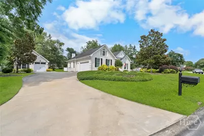 8 Baymeadow Lane, Savannah, GA 31405 - Photo 2