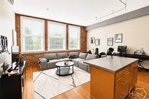 122 W Broughton St, Savannah, GA 31401 - Photo 4